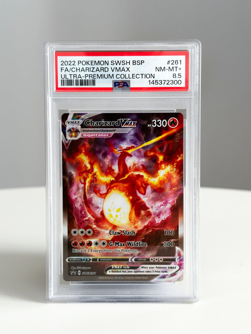 Charizard Vmax	261 PSA 8.5