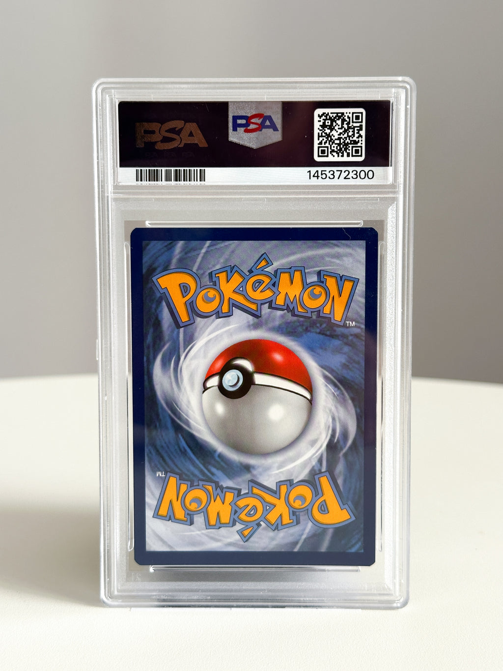 Charizard Vmax	261 PSA 8.5